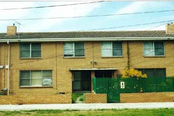 3 Bedroom apartment walking distance to Zone 1 - Avail NOW!! Picture 1