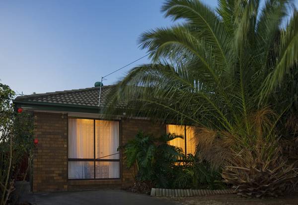 Convenient low maintenance living! Picture 1