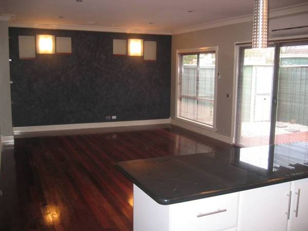 Absolutely Stunning Brand New 3 Bed Townhouse Picture 3