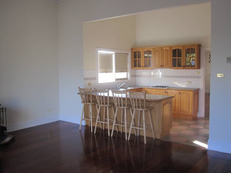 Absolutely stunning
4 bed Renovated Victorian Picture 3