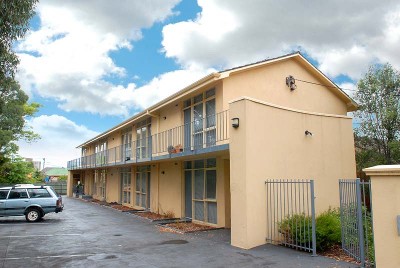 Resort Living in a courtyard apartment! Picture