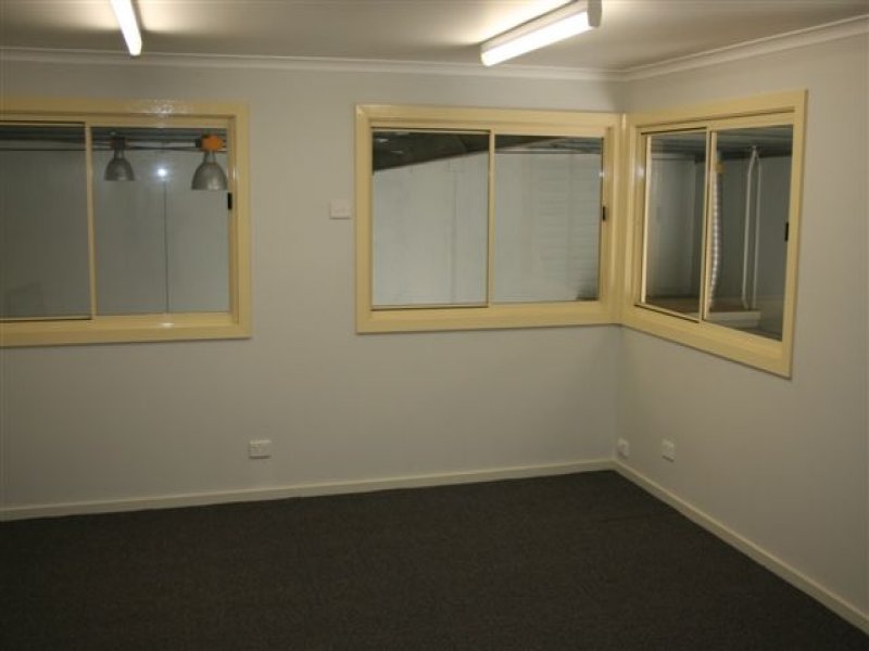 "Brilliant Factory Warehouse with Office" Picture 3