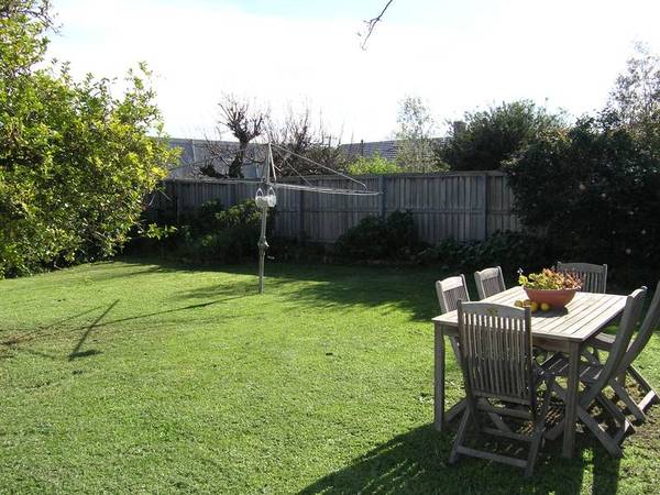 Classic 1920's Califorian Bungalow on Large Block 621sq m(approx) Picture Classic 1920's Califorian Bungalow on Large Block 621sq m(approx) Picture