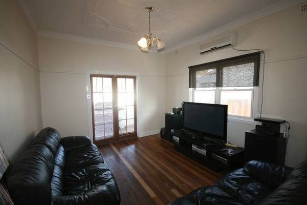 Stunning renovated period home!one for the first home buyers.SALE BY SET DATE CLOSES THIS FRIDAY 29th 5pm Picture 2