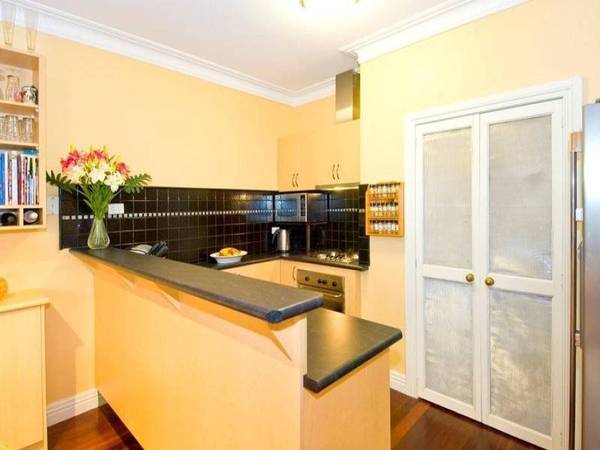 3 bed ,2 bathPeriod renovated home ($550,000 buyers inspect) Picture 2