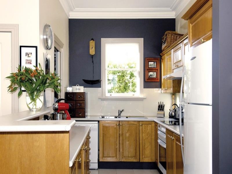 Absolutely Stunning 3 Bedroom Residence Picture 3