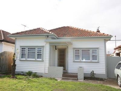 Renovated throughout, Fantastic Large Home Picture