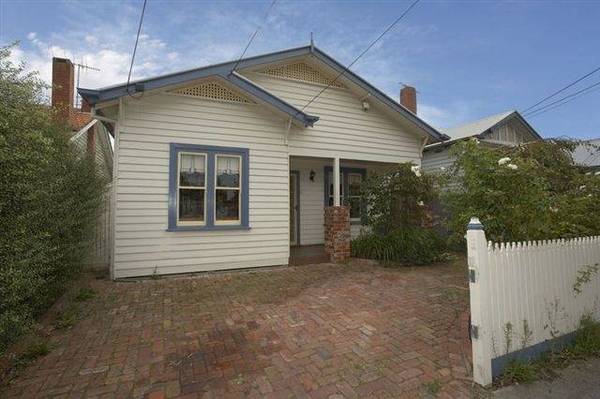 Beautifully renovated 3 bed
+study period home 2 bath,heating,aircon. Picture 1