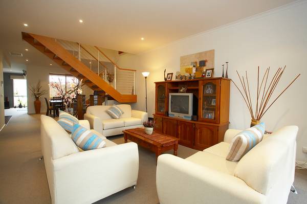 $590,000 ! Absolute Paradise 