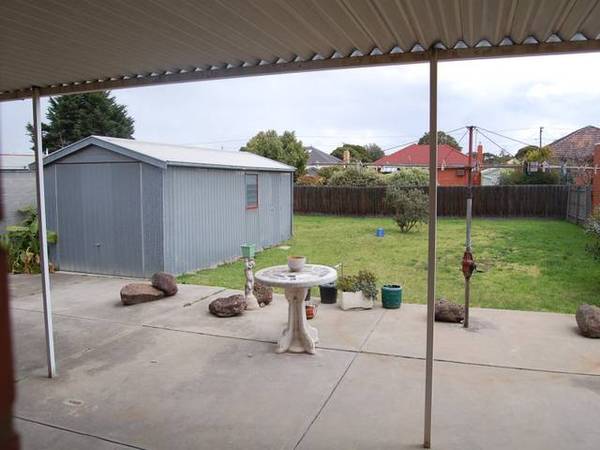 Spacious Family Home Picture 3