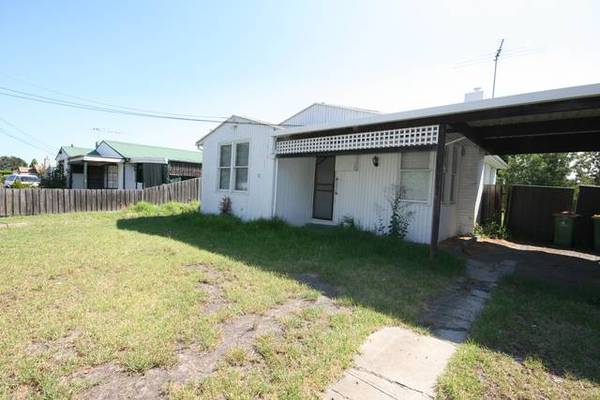 Neat 2 Bedroom Home Picture