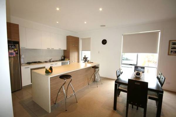 Sensational modern 2 storey residence! Picture Sensational modern 2 storey residence! Picture