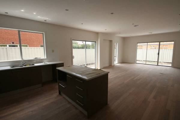Sensational Brand New Luxury Townhouse Picture
