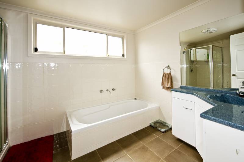 Affordable edwardian 3 bed Edwardian home! Picture 2