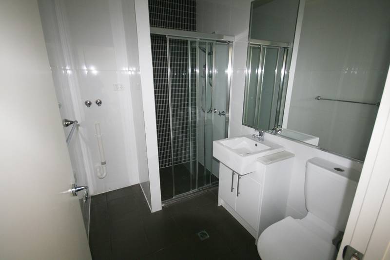 Stunning Top Floor Penthouse Apartment in the heart of Yarraville Village. Picture