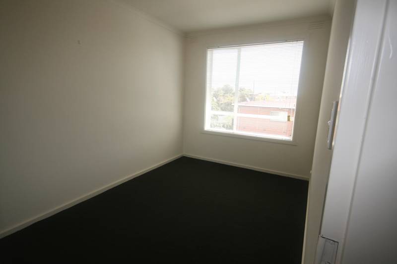Stunning Top Floor Apartment in the heart of Yarraville Village. Picture
