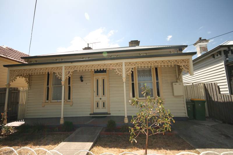 Stunning Double Fronted Contemporary Home Picture 2