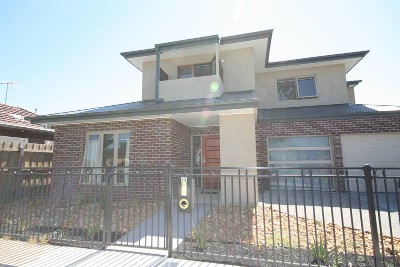 Stunning Executive Townhouse Picture