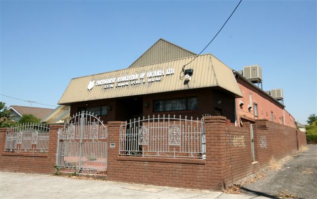 Unique Warehouse/ Hall Residential Opportunity Picture 1