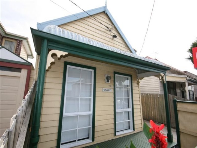 Light & Bright Single Fronted Home walking distance to all amenties Picture