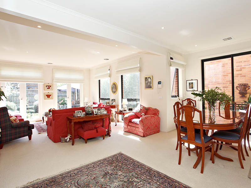 Luxury
4 bed Designer Residence! Picture 2