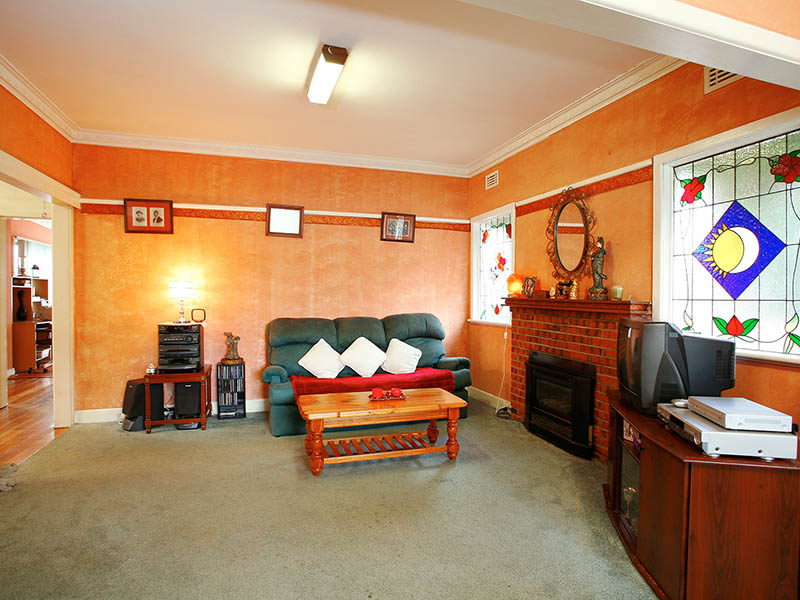 Under offer.under contract! Picture 3