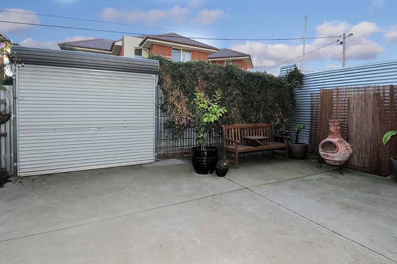 Sensational 3 bed townhouse! in the heart of Seddon. Picture 2