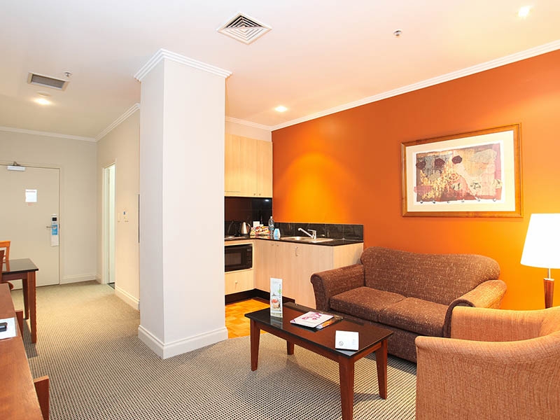 "Stunning Serviced Apartment" Picture 3