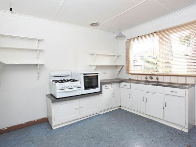 Affordable 3 bed victorian unrenovated gem! Picture Affordable 3 bed victorian unrenovated gem! Picture