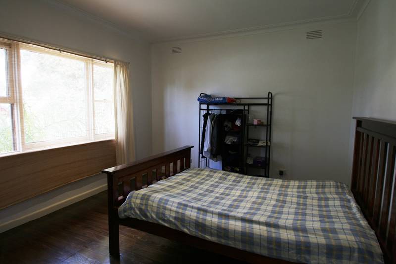 Large 3 Bedroom
low maintenaince Home! Great Location Picture 2