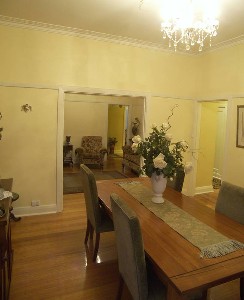 live in Williamstowns premier tree lined street! Picture