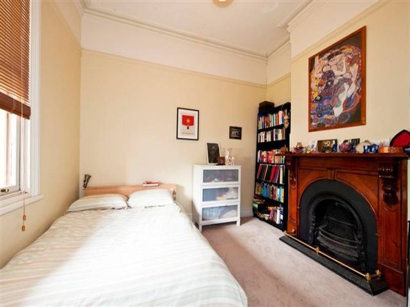 Close to All Amenties, this cosy home is a sure delight! Picture 2