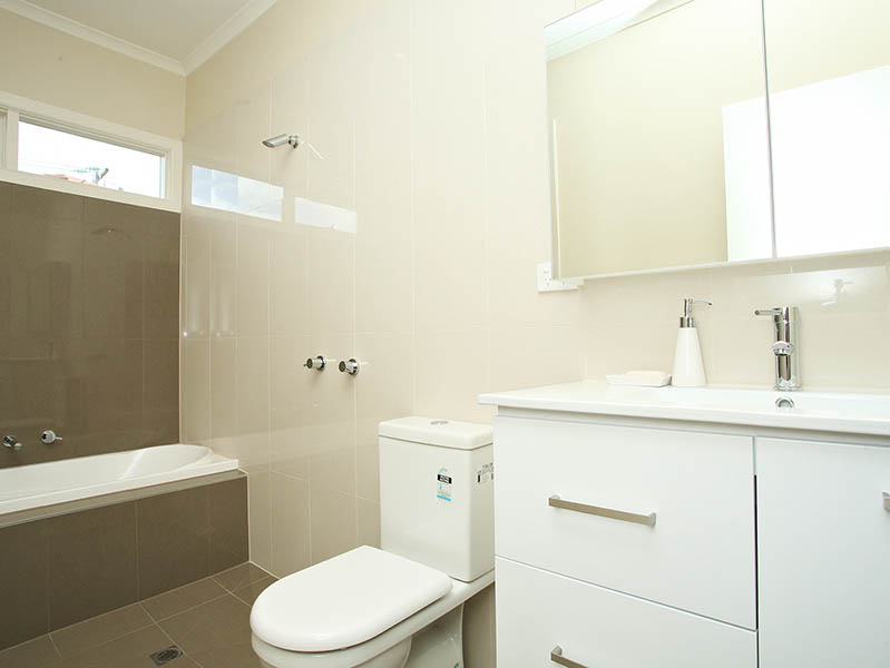 "Step inside for uncompromised style and living" Picture 2