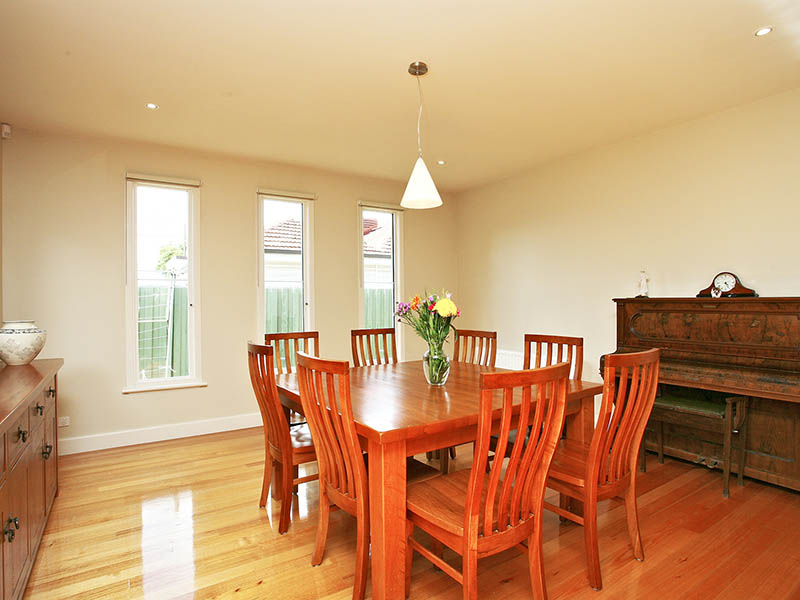 "Step inside for uncompromised style and living" Picture 3