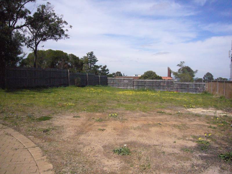 LAND, LAND, LAND IN GALLERY PARK ESTATE! Picture 1