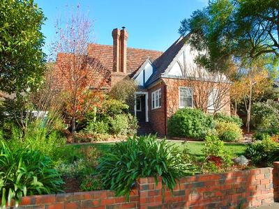 YESTERYEAR'S CHARM, TODAY'S COMFORT Picture YESTERYEAR'S CHARM, TODAY'S COMFORT Picture