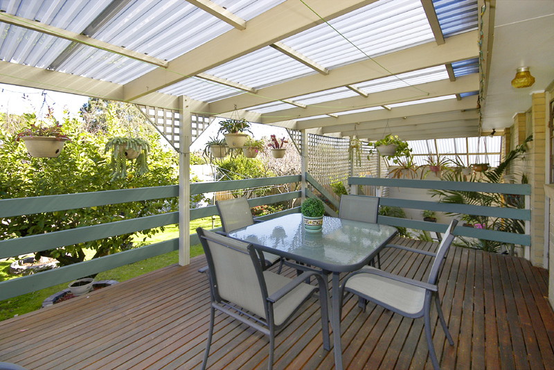 VENDOR BUILDING - ALL OFFERS CONSIDERED Picture