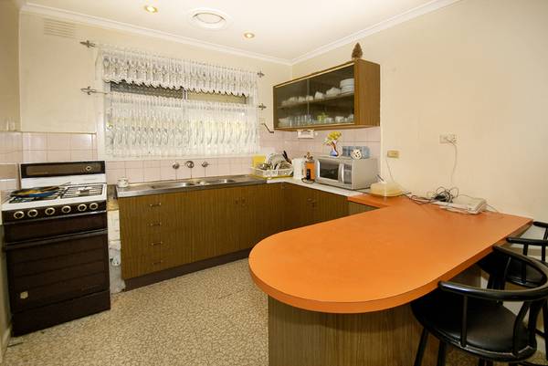 Vendors Moving To The Country Picture