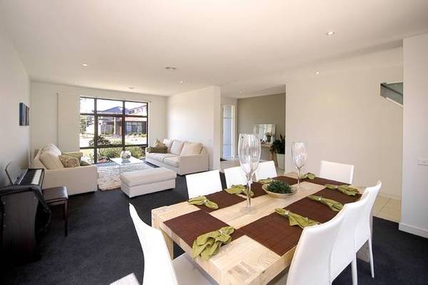 WAVERLEY PARK STUNNER Picture