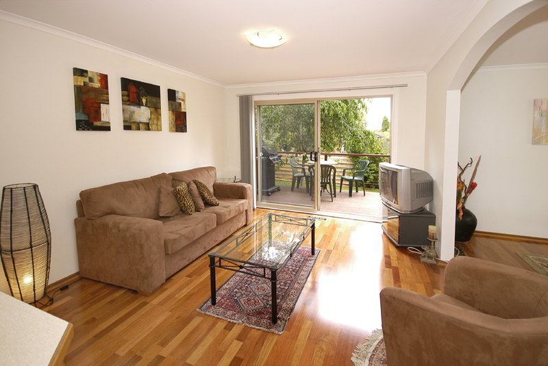 Contemporary Living in the Heart of Wheelers Hill Picture