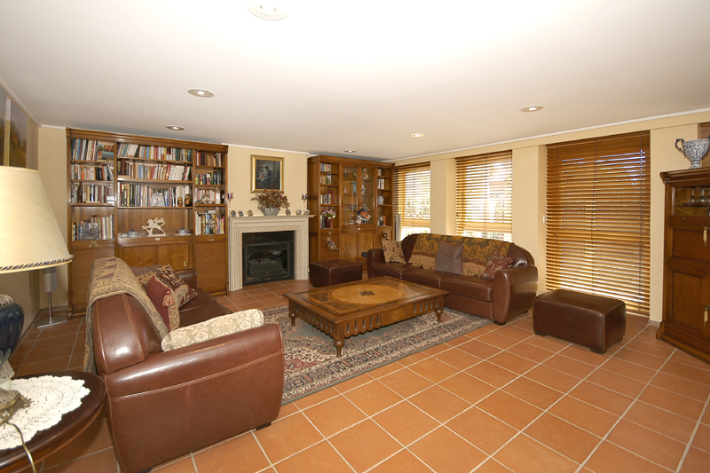 Architectural Showpiece In The Golden Mile Picture 2