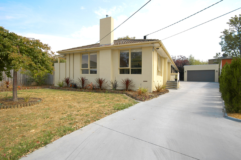 Family Home In Court Location Picture 1