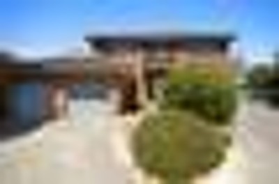 Grand And Spacious in Fabulous Location Picture