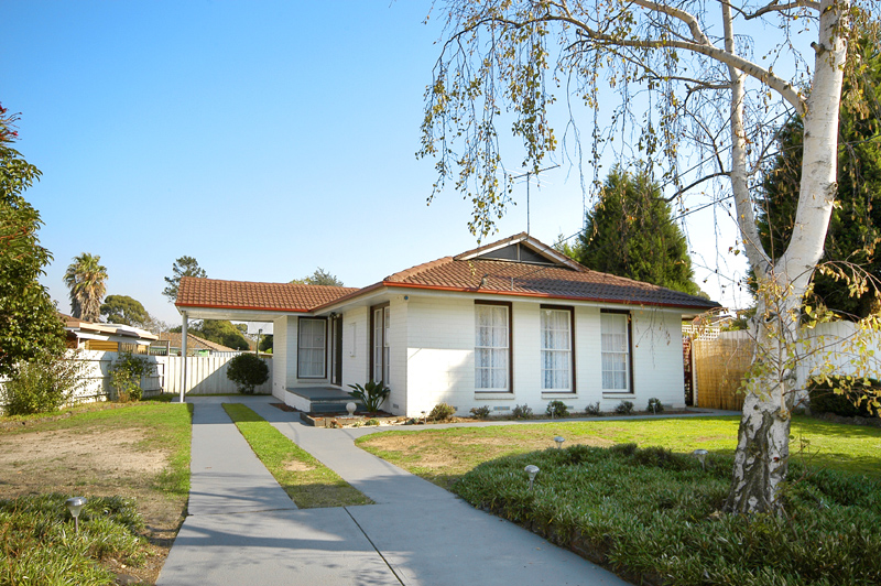 Fantastic Opportunity For 1st Home Buyers/Investors! Picture 1