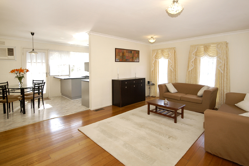 Fantastic Opportunity For 1st Home Buyers/Investors! Picture 2