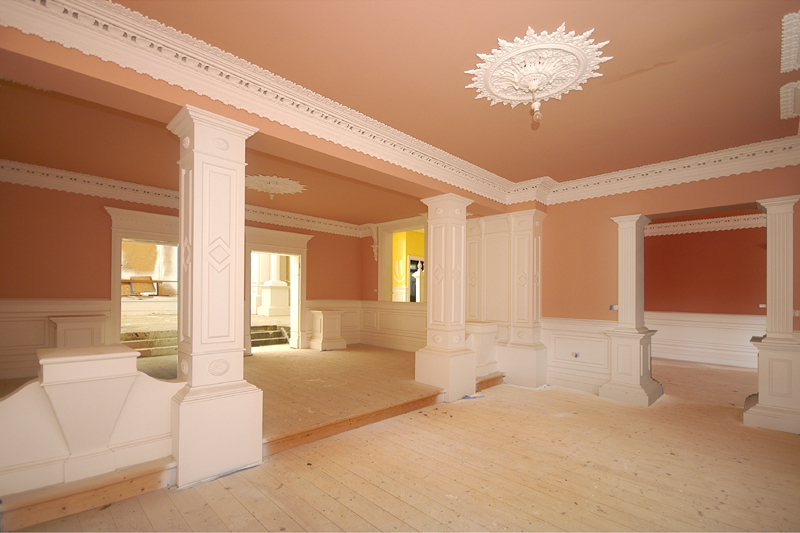 Live Like a King In Your Own Castle! Picture 3