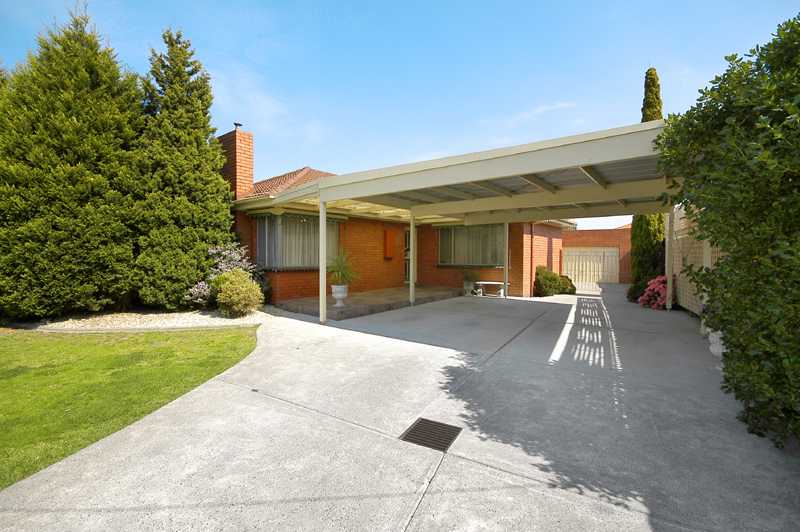 Charm And Character! Picture 1