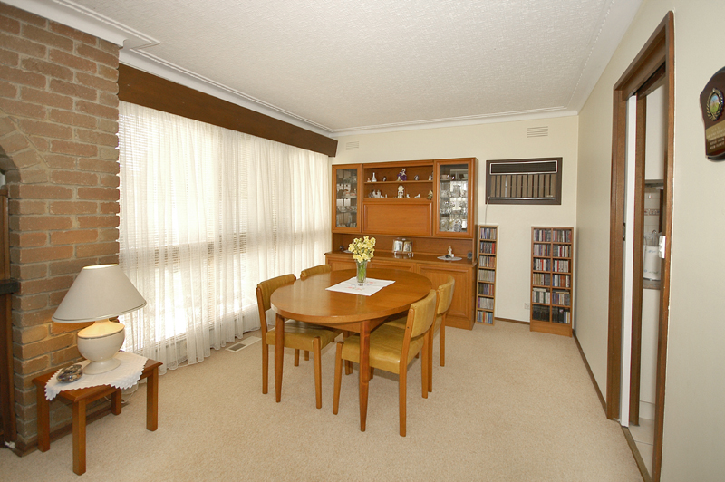 Quiet Park-side Position Picture 3