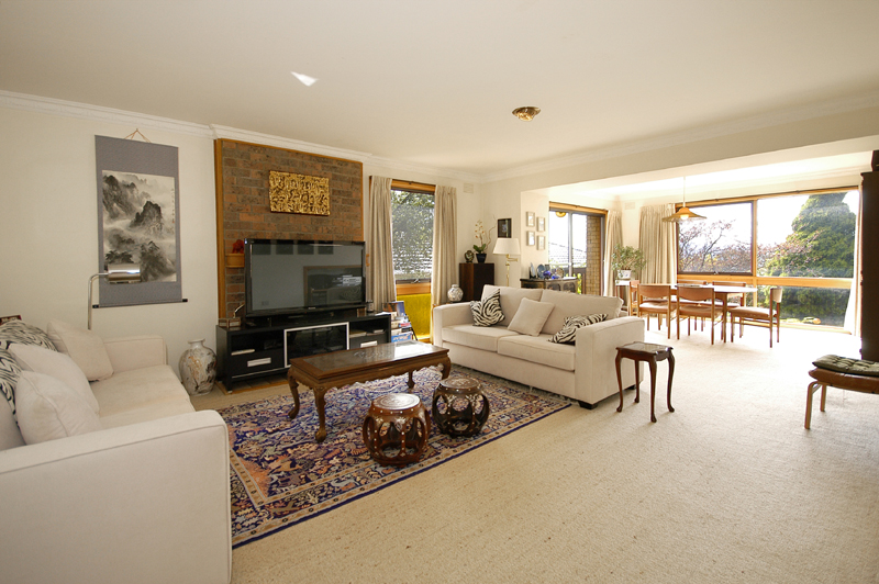 Easy Stroll to Caulfield Grammar Picture 2