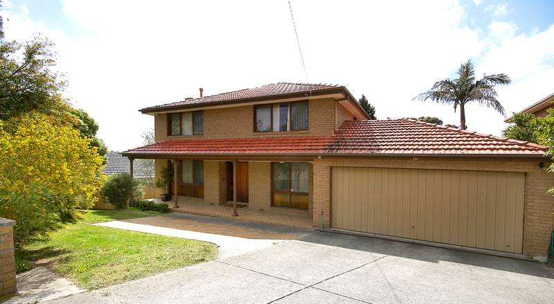 Easy Stroll to Caulfield Grammar Picture 1